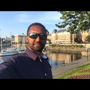 Meet your Posher, Teklit